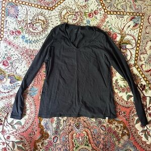 Pact 100% Organic Cotton Woman’s Long Sleeve Black V-Neck T-Shirt